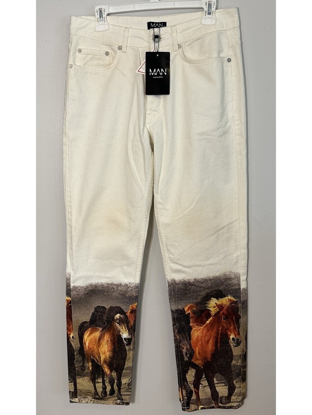NWTS Man Boohoo Women’s Button Fly White Jeans Horse Graphic Print Size 12.